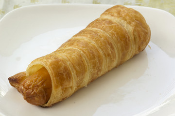 smoke sausage in the roll bun