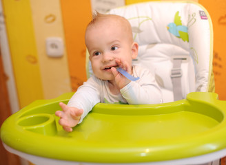 the kid wants to eat