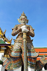 Fototapeta na wymiar Giant Statue at Wat Phar kaew