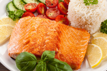 Grilled salmon and vegetables