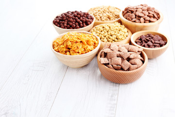 lots of cereals