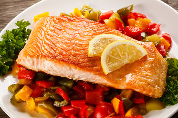Grilled salmon and vegetables