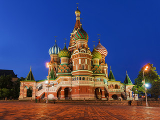 Fototapeta na wymiar St. Basil's Cathedral on Red Square in Moscow, Russia. (Night vi