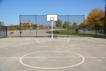 cancha de baloncesto callejero