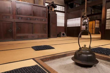 Raamstickers Traditioneel Japans huis met open haard, Takayama, Japan © Maroš Markovič