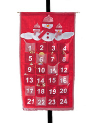 ein rot-weißer Wand-Adventskalender mit Schneemann-Figuren