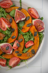 Herbstlicher Salat mit Feigen