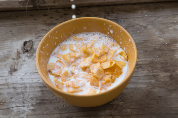 milk and cornflakes