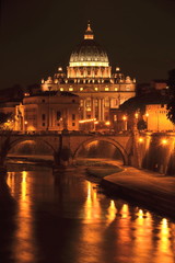 Fototapety  Malowniczy widok bazyliki św. Piotra nad Tybrem w Rzymie