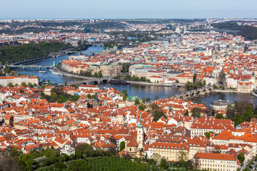 Obraz premium View of Charles Bridge over Vltava river and Old city from Petri