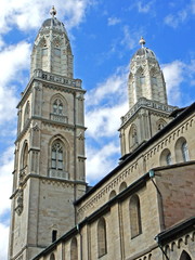 Fototapeta na wymiar Basilika Großmünster in ZÜRICH ( Schweiz )