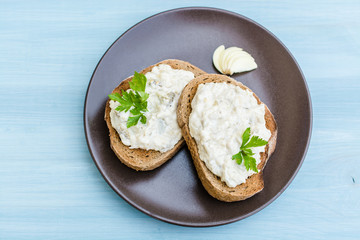Toast wit cottage cheese