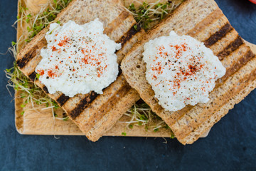 Toast wit cottage cheese