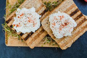 Toast wit cottage cheese