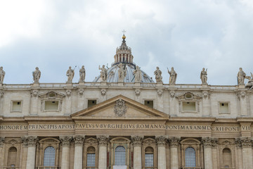 Fototapeta na wymiar Monumental St. Peter's Basilica in Rome, Vatican, Italy