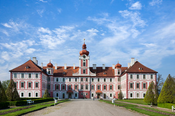 Fototapeta na wymiar castle Mnichovo Hradiste, Bohemian Paradise, Czech republic