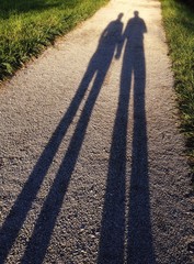 Paar langer Schatten
