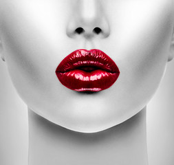 Fototapety  Seksowne czerwone usta. Piękna Modelka Zbliżenie Twarzy Kobiety