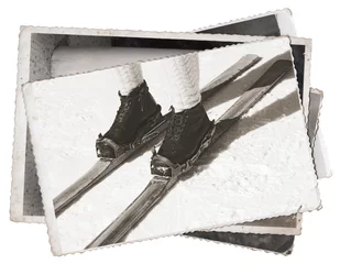 Foto op Plexiglas Black and white photos, Old photos Vintage skis and boots © smuki