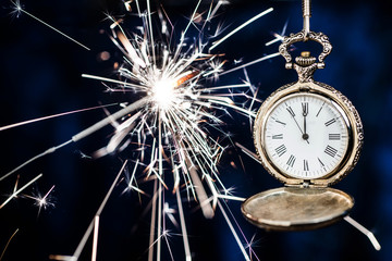 New year clock sparkler © poplasen