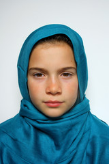 RITRATTO DI BAMBINA COL VELO AZZURRO