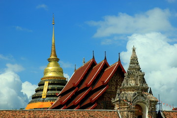 Fototapeta premium Wat Phra That Lampang Luang Tajlandia.