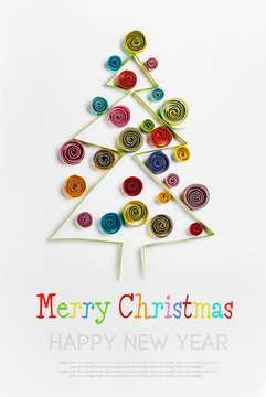 Christmas decorations made ​​of paper quilling