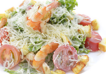 Salad with shrimps, cheese and vegetables