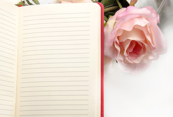 Cuaderno con rosas