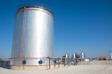 Obraz premium Big industrial oil tanks