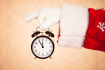 Santa Hold Clock