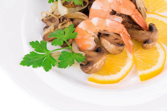 Shrimp salad with mushrooms.