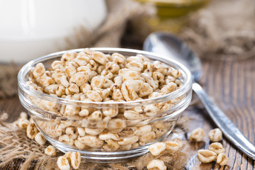 Portion of puffed wheat