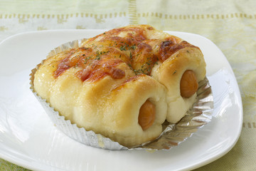sausage cheese bread roll