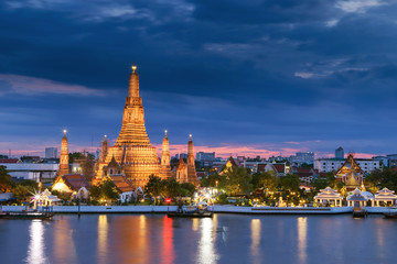 Fototapeta na wymiar Prang of Wat Arun, Bangkok ,Thailand