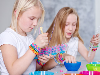 Kids playing with Loom