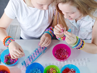 Kids playing with Loom