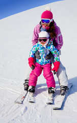 Fototapeta na wymiar skiing