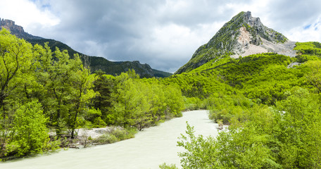 Fototapeta na wymiar valley of river Verdon in spring, Provence, France