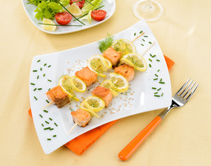 Spiedini di salmone