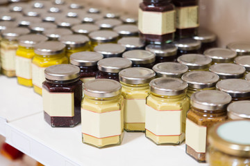  supermarket with canned products