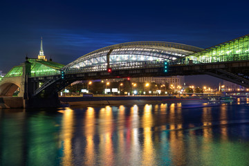 Fototapeta premium The pedestrian bridge Bogdan Khmelnitsky on night. Moscow citys