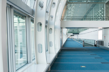 モダンなコンコース