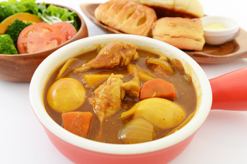カレーライスと野菜サラダ