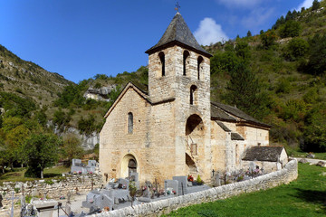 Fototapeta na wymiar Saint Chély du Tarn - Eglise Romane