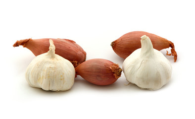 Zwiebeln mit Knoblauch