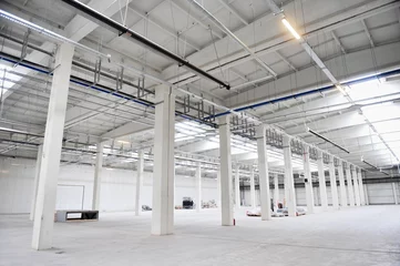 Photo sur Plexiglas Bâtiment industriel Vider le nouveau dépôt de stockage