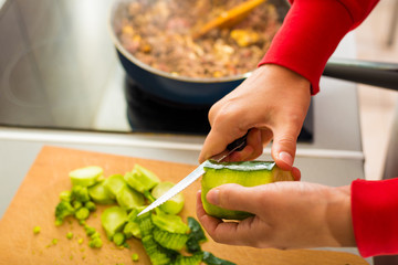 Proces of preparing spaghetti Bolognese