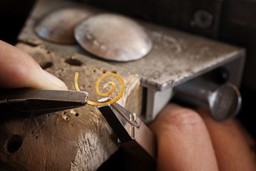 In the  goldsmith’s workshop