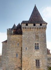 chateau dans le perigord